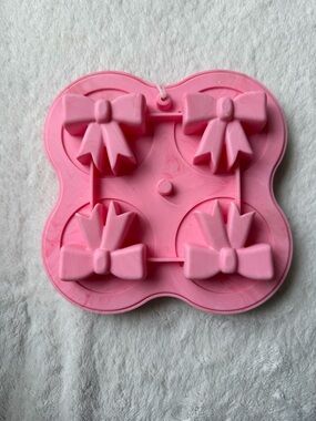 Pink bow silicone molds these make large bows